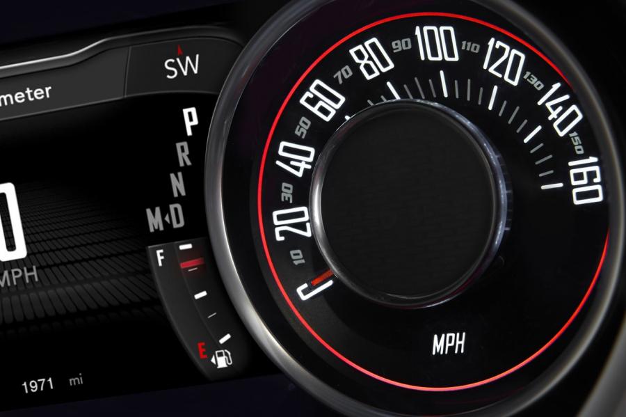  Dodge Challenger R/T Shaker 2015 года  (фото 37 из 54)